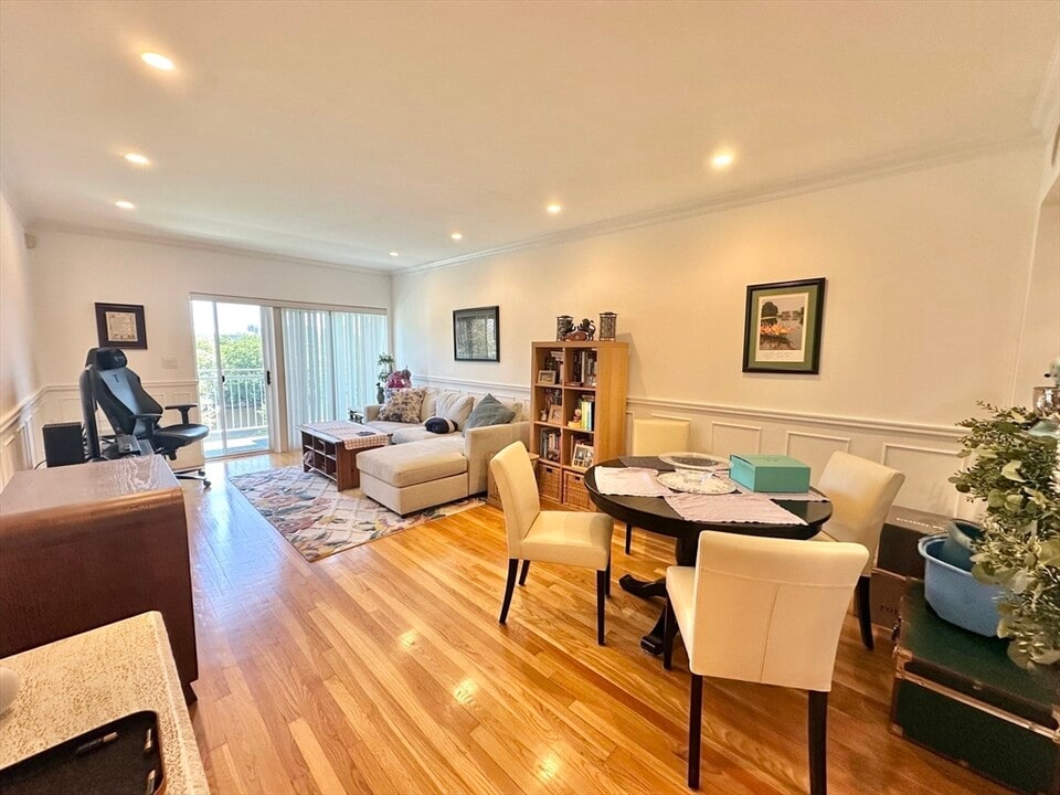 231 Coolidge Ave in Watertown, MA - Building Photo