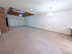 12327 Greenlea Chase W in Oklahoma City, OK - Building Photo - Building Photo