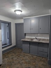 299 Randolph St, Unit 299 B in Meadville, PA - Foto de edificio - Building Photo