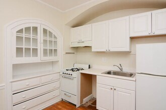 2132 N Fremont St, Unit J01P in Chicago, IL - Building Photo - Building Photo