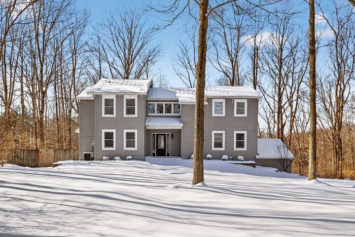 9608 Copley Dr in Indianapolis, IN - Foto de edificio