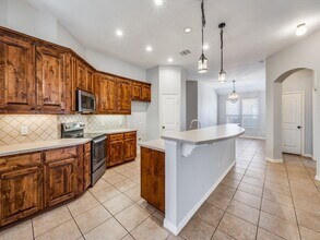 805 Lake Worth Trl in Little Elm, TX - Foto de edificio - Building Photo