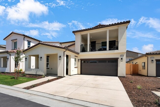 168 N Falcon Ave in Hanford, CA - Building Photo - Building Photo