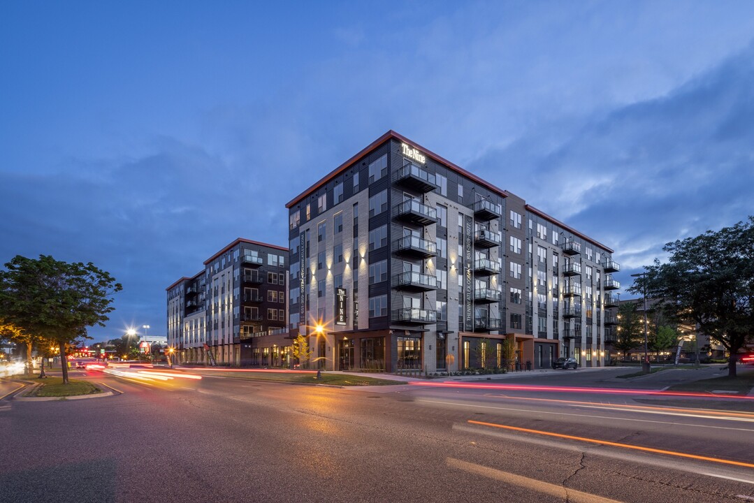 The Nine at Lexington Station in St. Paul, MN - Foto de edificio