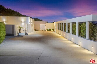 27454 Winding Way in Malibu, CA - Foto de edificio - Building Photo