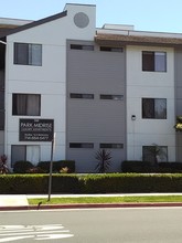 Park Midrise Apartments in Santa Ana, CA - Building Photo - Building Photo