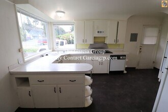 27 SE 94th Ave in Portland, OR - Building Photo - Building Photo
