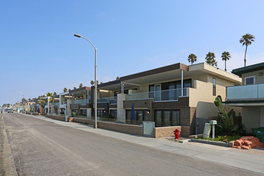 700 N The Strand in Oceanside, CA - Building Photo