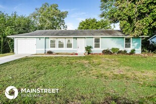 1206 NE 5th Pl in Cape Coral, FL - Building Photo