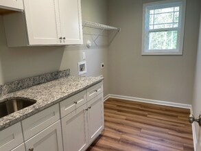 212 Mitchner St in Selma, NC - Building Photo - Building Photo
