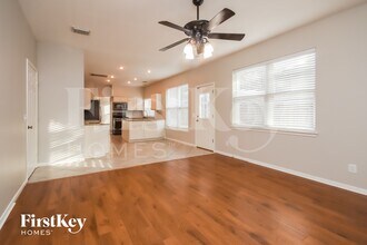 2913 Veva Dr in Pearland, TX - Foto de edificio - Building Photo