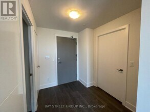 188 Fairview Mall Dr in Toronto, ON - Building Photo - Building Photo