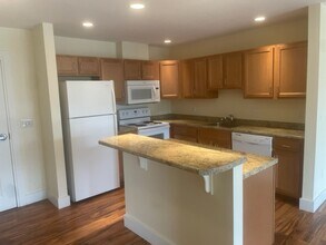 77 Gary L Maietta Pky, Unit 213 in South Portland, ME - Building Photo - Building Photo