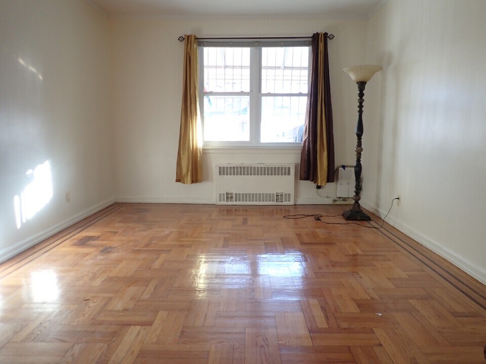 386 E 54th St in Brooklyn, NY - Building Photo