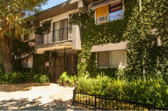 1810 N Cherokee Ave in Los Angeles, CA - Building Photo - Building Photo