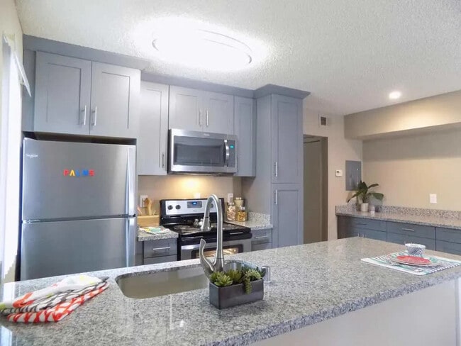 The Palms in Sacramento, CA - Foto de edificio - Building Photo