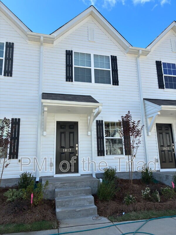 1817 Autumn Mist Dr in Winston-Salem, NC - Building Photo - Building Photo