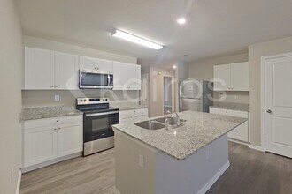 18326 Gibraltar Ln in Lehigh Acres, FL - Foto de edificio - Building Photo