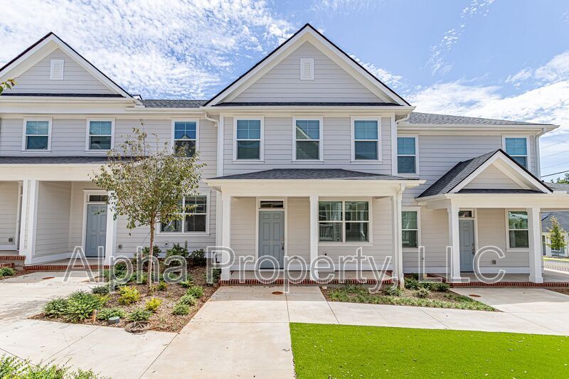 105 Remount Way in Travelers Rest, SC - Building Photo