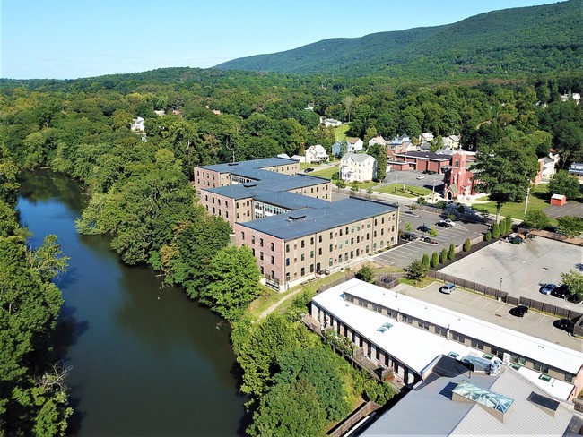 Beacon Falls - Lofts at 50 Leonard