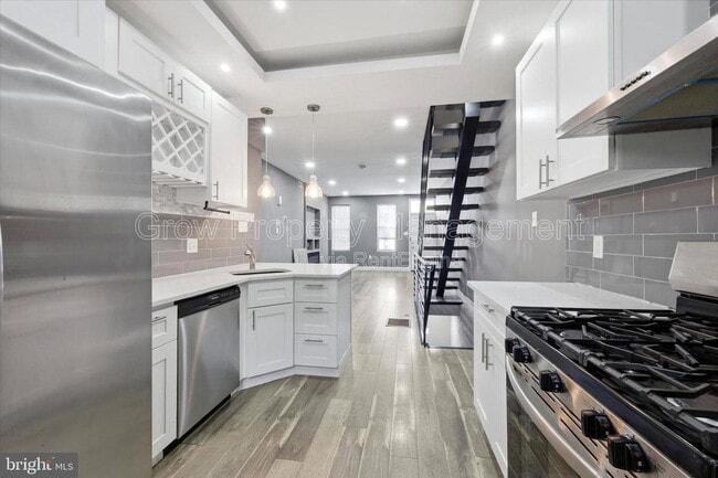 property at 1935 N Newkirk St