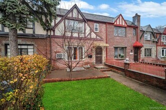 67-83 Groton St in Queens, NY - Building Photo - Building Photo