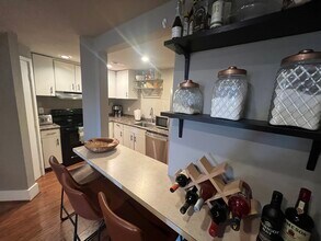 409 Milton St, Unit apt.1 in Cincinnati, OH - Foto de edificio - Building Photo