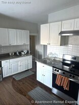 15-17 Gladstone St Unit #2, Unit #2 in Everett, MA - Building Photo