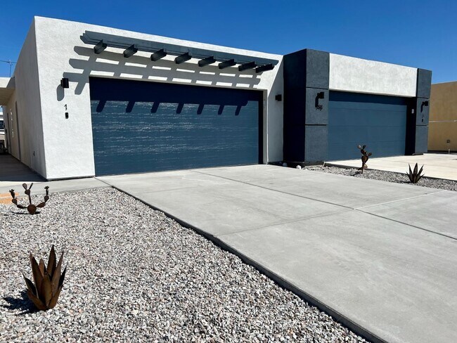 186 Palm Ave in Bullhead City, AZ - Building Photo - Building Photo