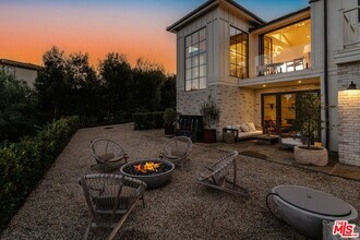 5770 Busch Dr in Malibu, CA - Building Photo - Building Photo