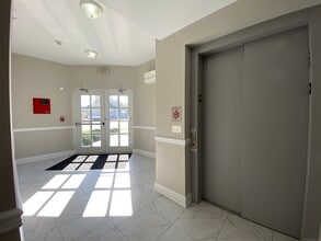 314 Bridgeport Ave in Milford, CT - Building Photo - Building Photo