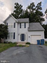 107 Chessie Ct in Chester, MD - Building Photo