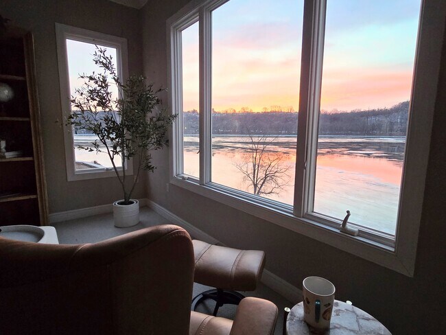 117 St Charles Ct in Pittsburgh, PA - Building Photo - Building Photo