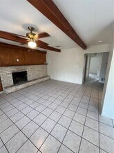 1002 Hillyer St in San Marcos, TX - Building Photo - Building Photo