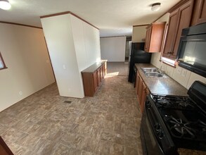 4038 Clement St in Milford, MI - Building Photo - Building Photo