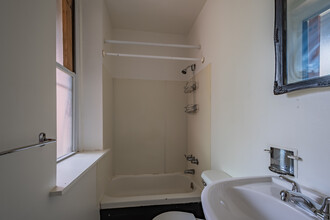 86 S 15th St, Unit 3 in Pittsburgh, PA - Foto de edificio - Building Photo