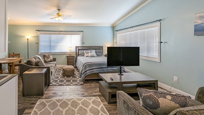 918 S G St in Port Angeles, WA - Building Photo - Building Photo