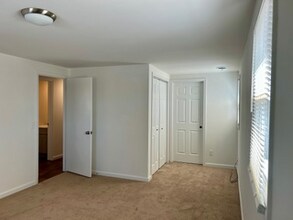 211 Landsdowne St in Blacksburg, VA - Foto de edificio - Building Photo