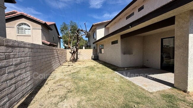 32525 Canyon Vista Rd in Cathedral City, CA - Foto de edificio - Building Photo