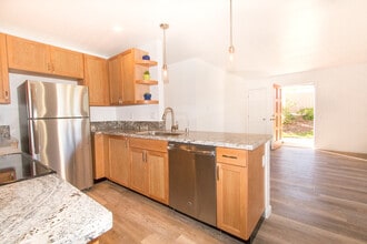4343 Caminito Del Diamante in San Diego, CA - Building Photo - Building Photo