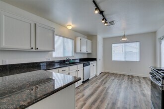 3738 St Phillip Ct in North Las Vegas, NV - Building Photo - Building Photo