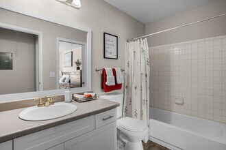 Mountain Shadows in Salt Lake City, UT - Foto de edificio - Building Photo