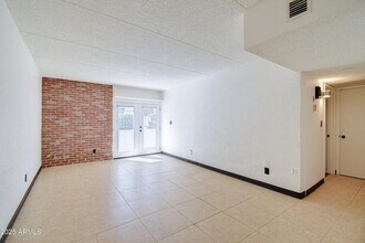 3416 N 44th St in Phoenix, AZ - Foto de edificio - Building Photo