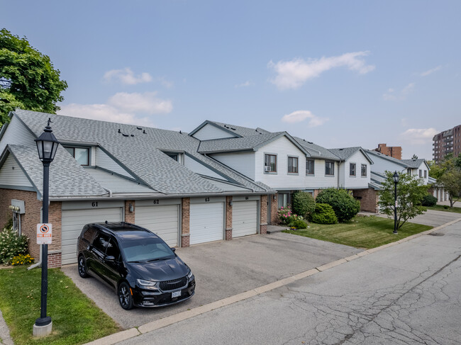 6777 Formentera Av in Mississauga, ON - Building Photo - Building Photo