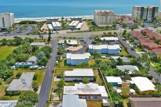 18 North Ct in Indialantic, FL - Foto de edificio - Building Photo