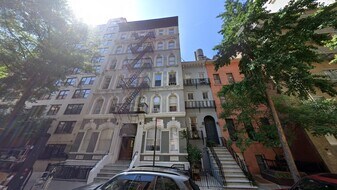 323 E 50th St in New York, NY - Building Photo