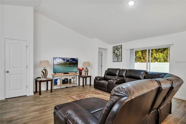 607 Bear Ct in Poinciana, FL - Building Photo - Building Photo