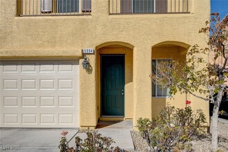 5994 Secret Island Dr in Las Vegas, NV - Building Photo - Building Photo