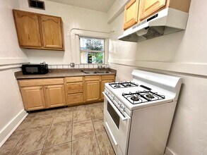 800 Pacific Ave in Long Beach, CA - Building Photo - Building Photo