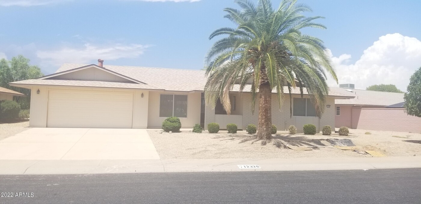 12326 W Rock Springs Dr in Sun City West, AZ - Building Photo